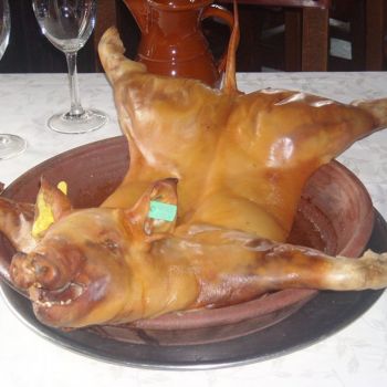 Restaurante especializado asados de cochinillo y lechal